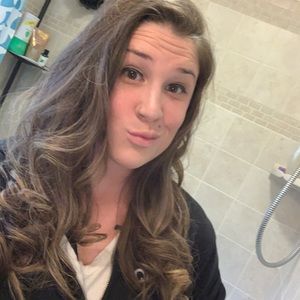 Meet your Posher, Brooke